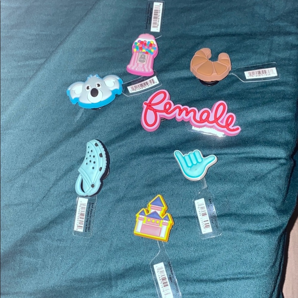 Croc jibbit bundle !